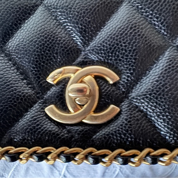 Chanel Black Quilted Leather Bag - Picture 11 of 17